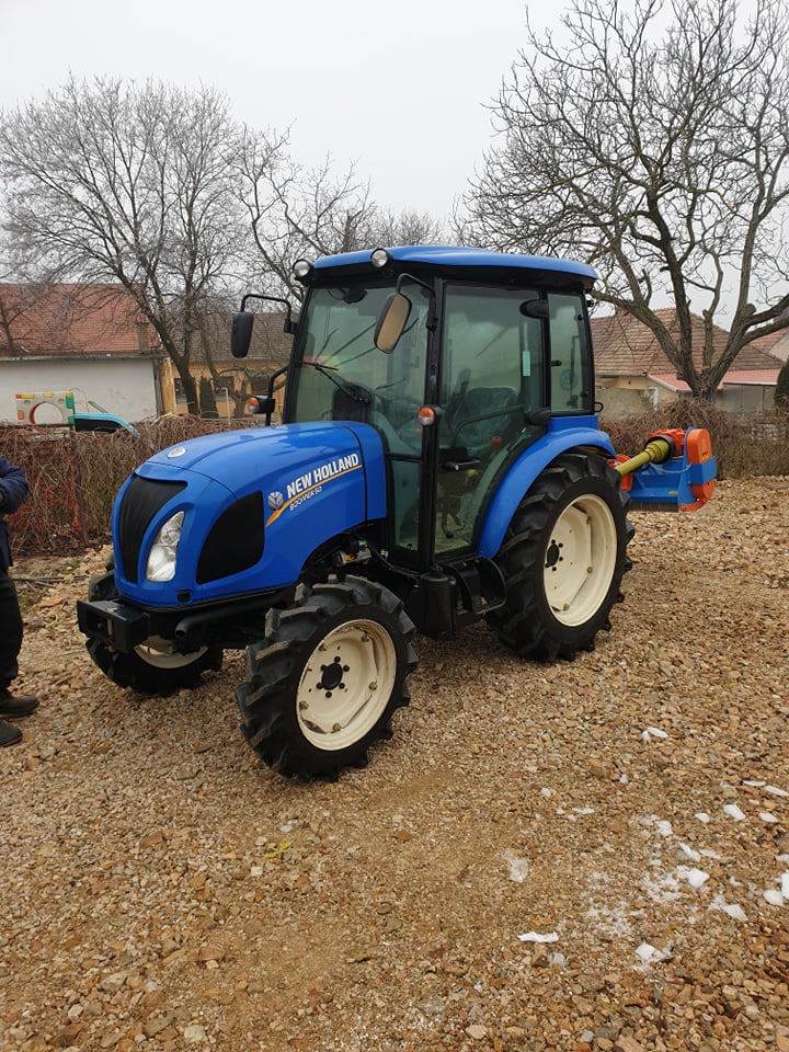 Fűnyíró traktor